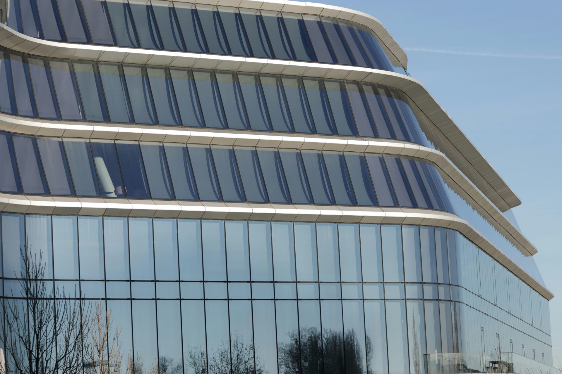 Rewolucyjne okna solarne zmieniają fasady budynków